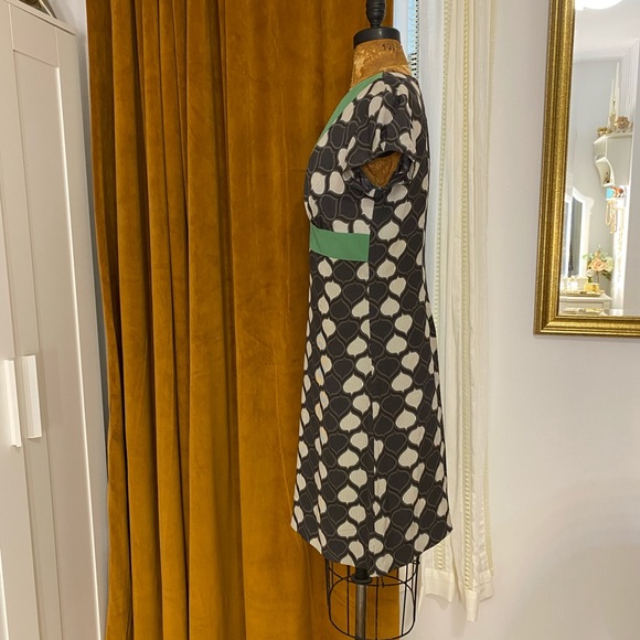 Banana Republic Cap-sleeve Dress - Picture 4 of 4